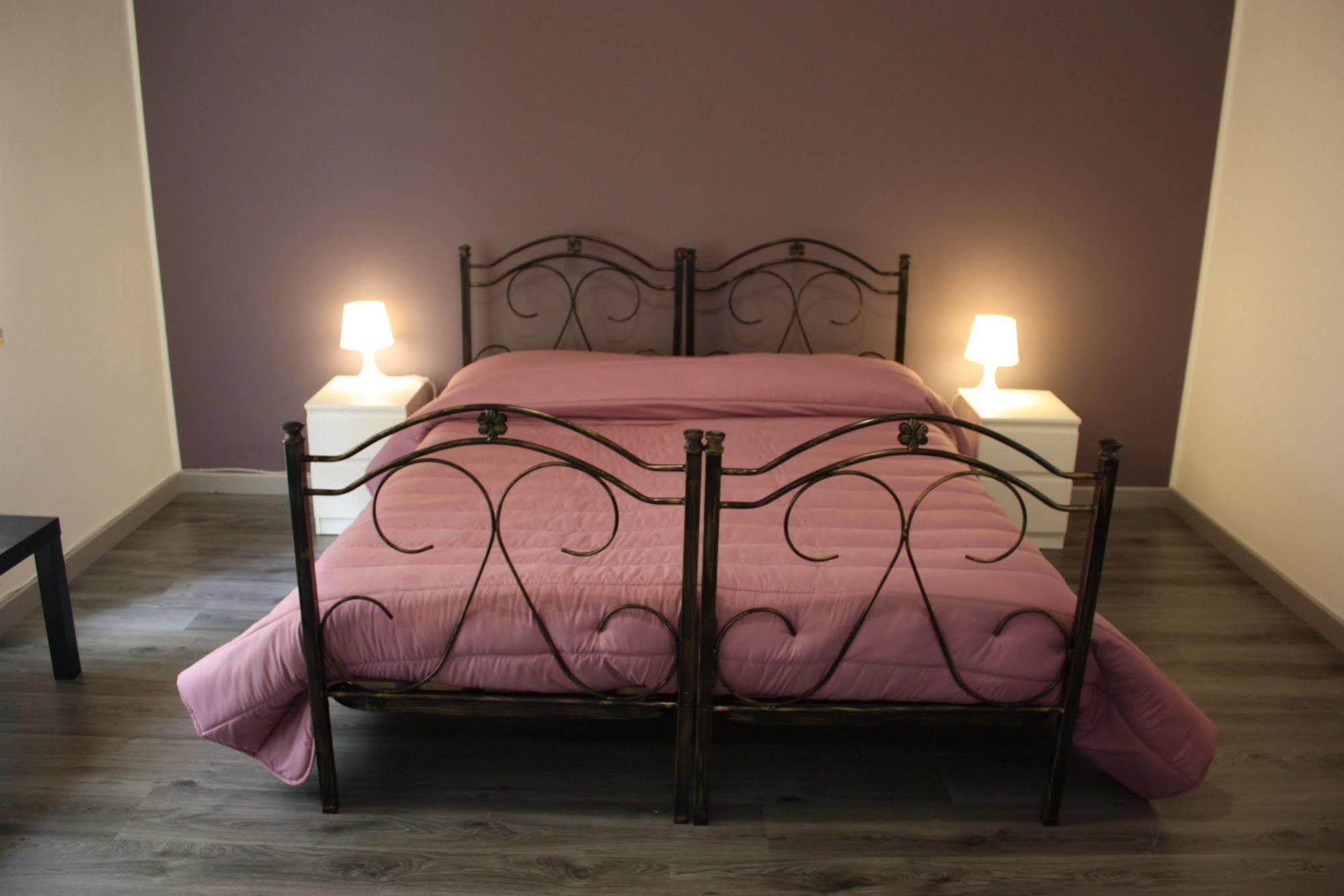 Tra L'Etna E Il Mare B&B คาตาเนีย ภายนอก รูปภาพ