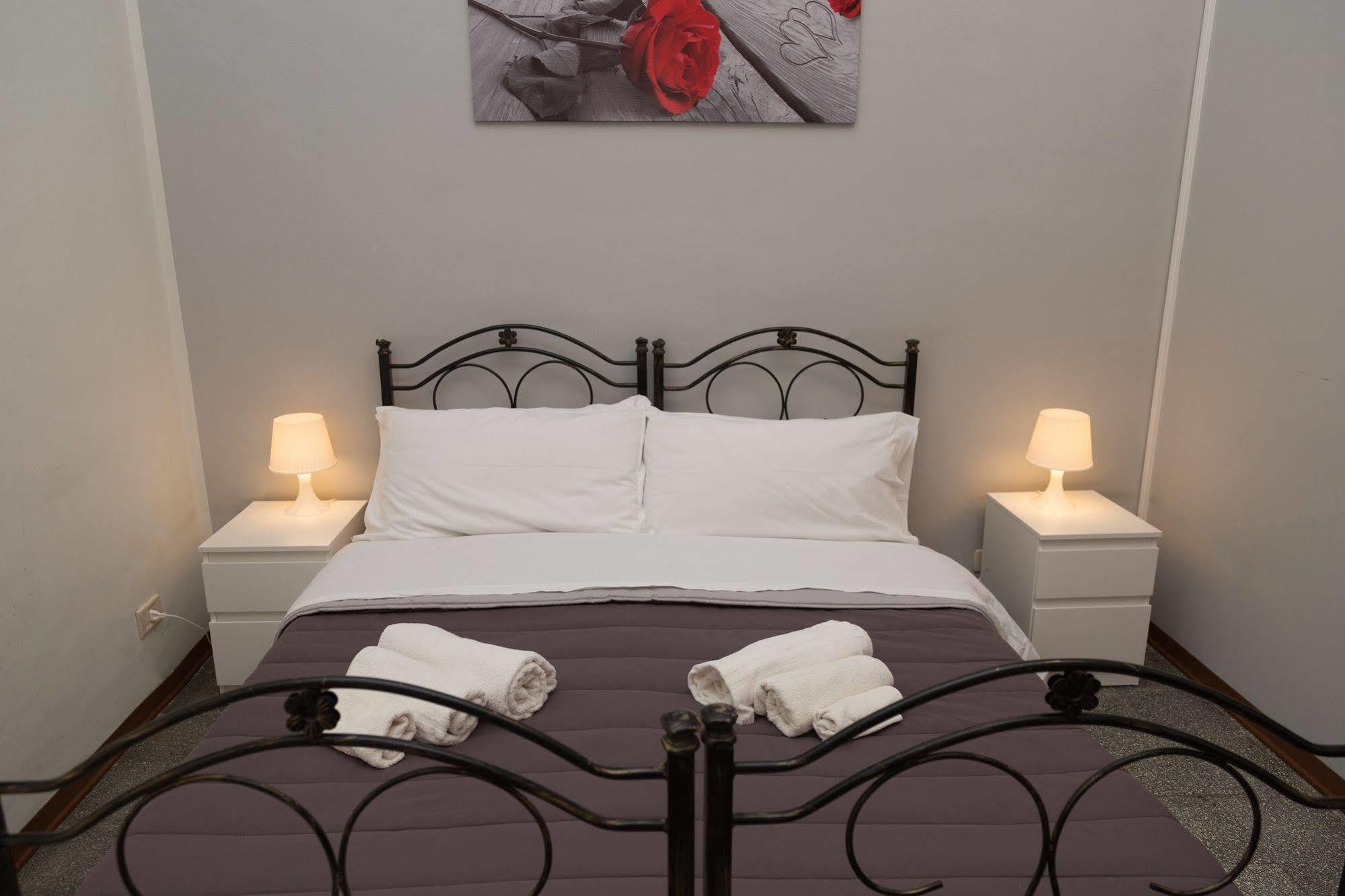Tra L'Etna E Il Mare B&B คาตาเนีย ภายนอก รูปภาพ